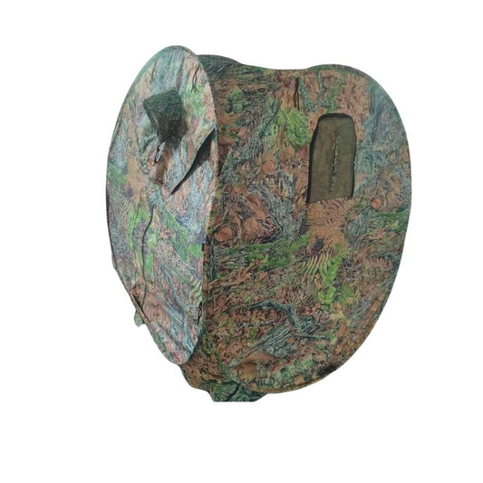 Camouflage pop up hunting blind with 150D Oxford fabric, compact one-person design, and observation windows on white background